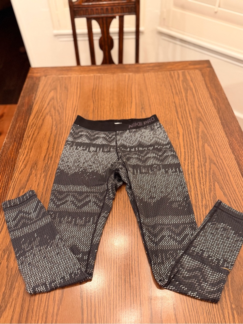 Women’s Black/Grey Patterned Compression Leggings